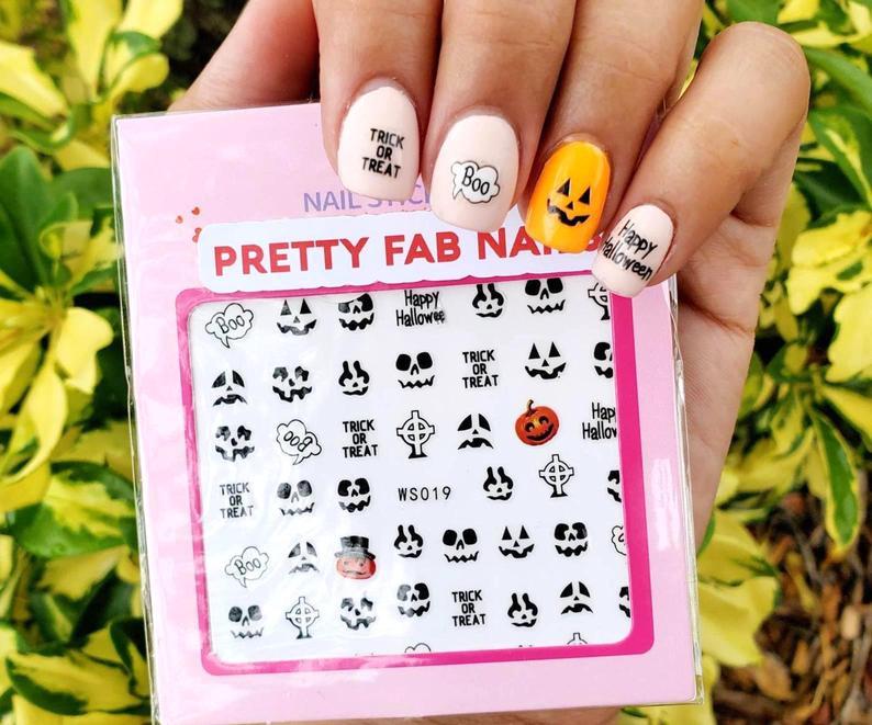 5 DIY Spooky Nail Ideas You Can Try This Holloween