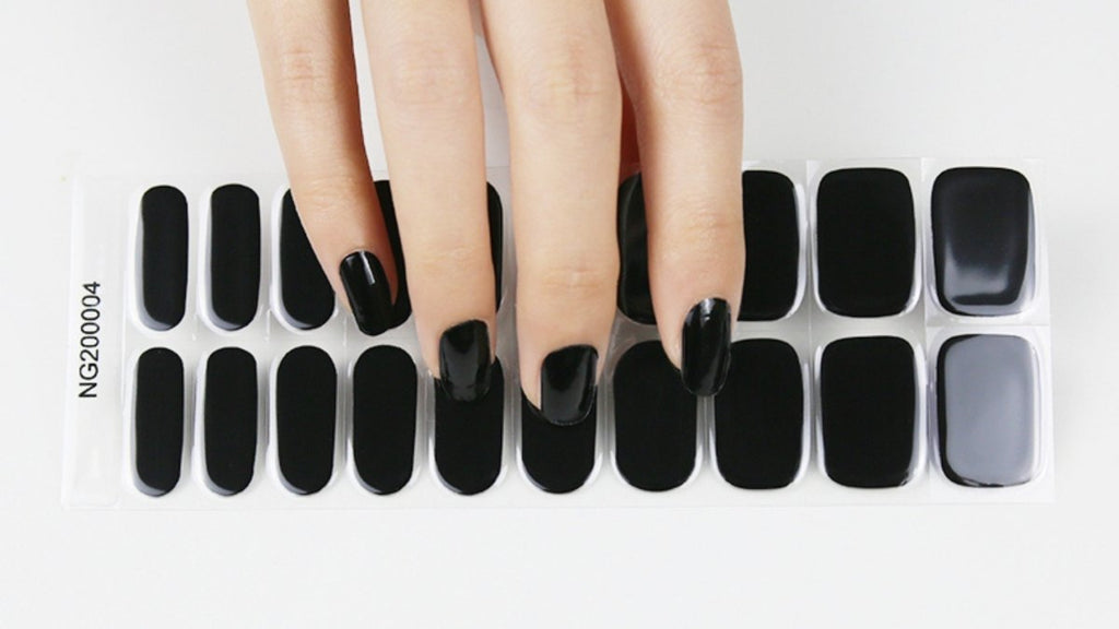 7 Classy Black Nail Designs to Inspire Your Next Manicure