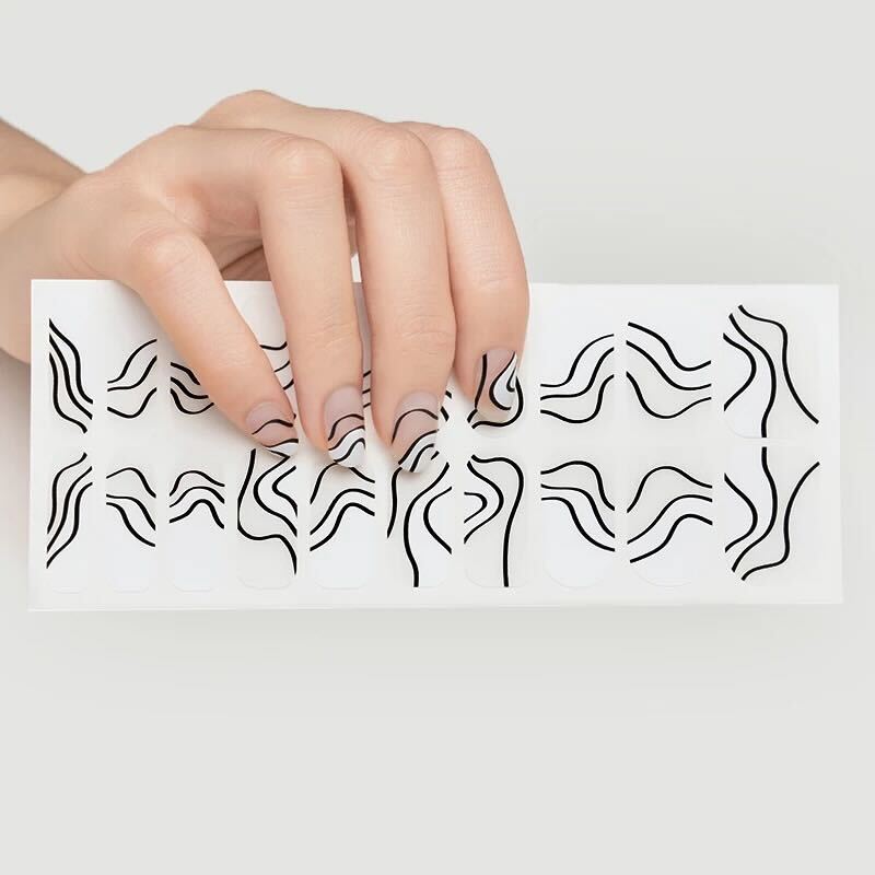 Monochrome Line Art - Deluxe - Pretty Fab Nails